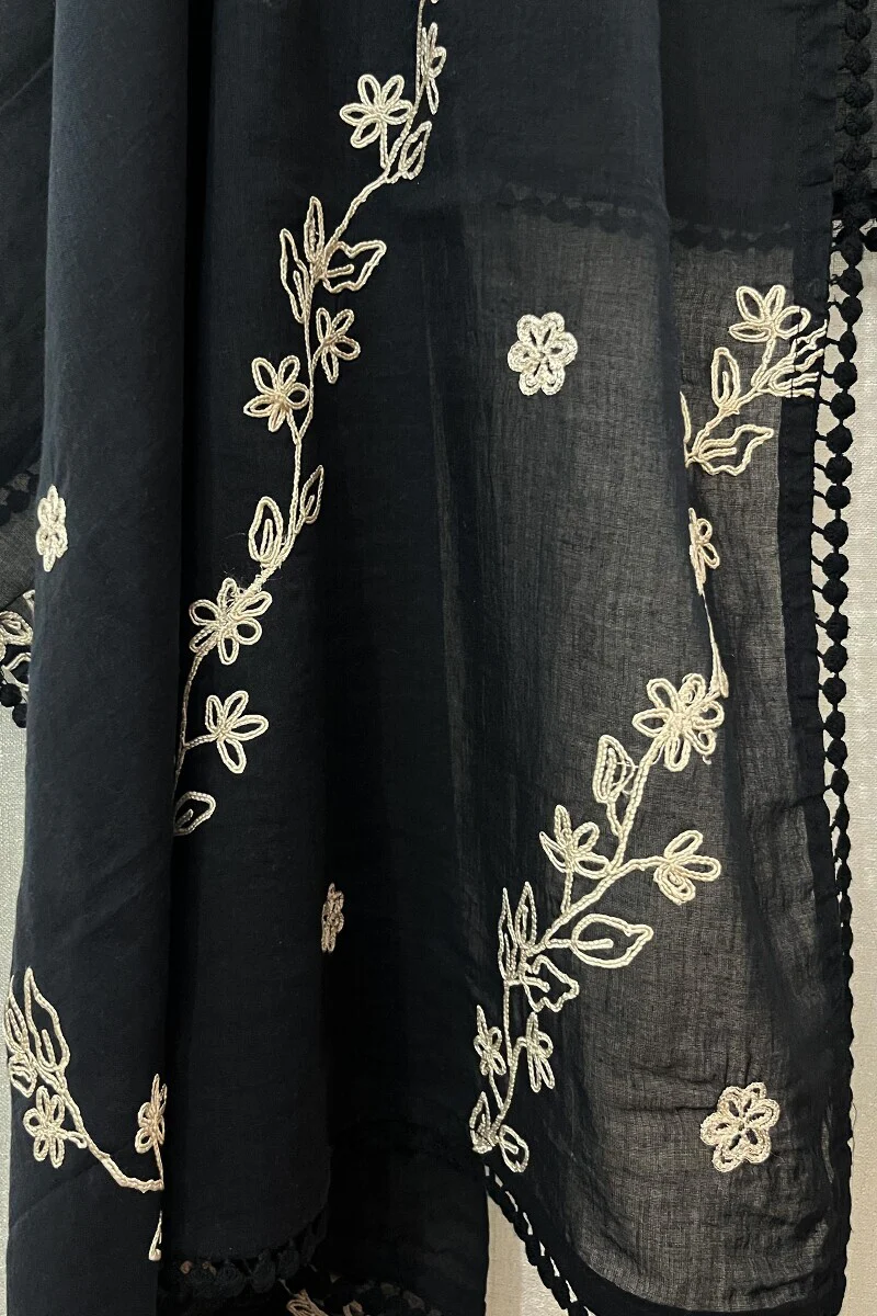 Black Embroidered Dupatta - Image 4