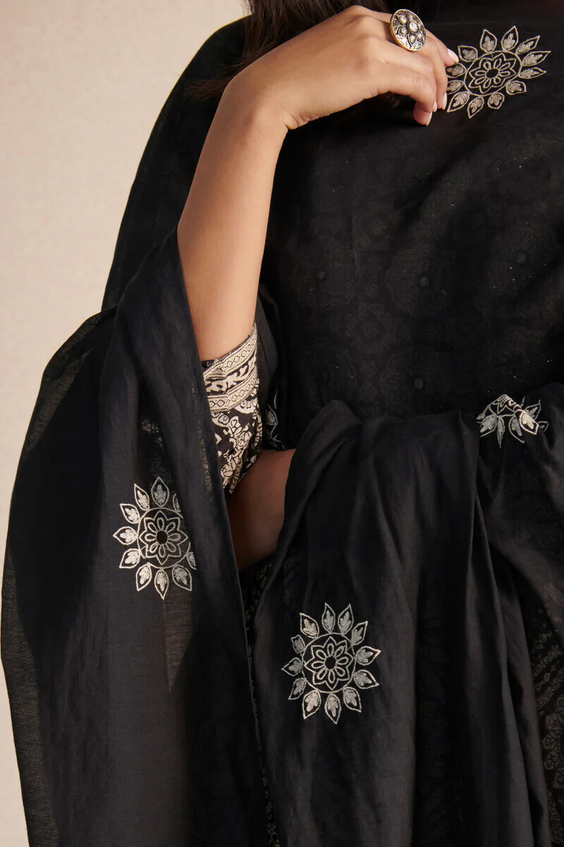 Black Handcrafted Chanderi Dupatta - Image 2