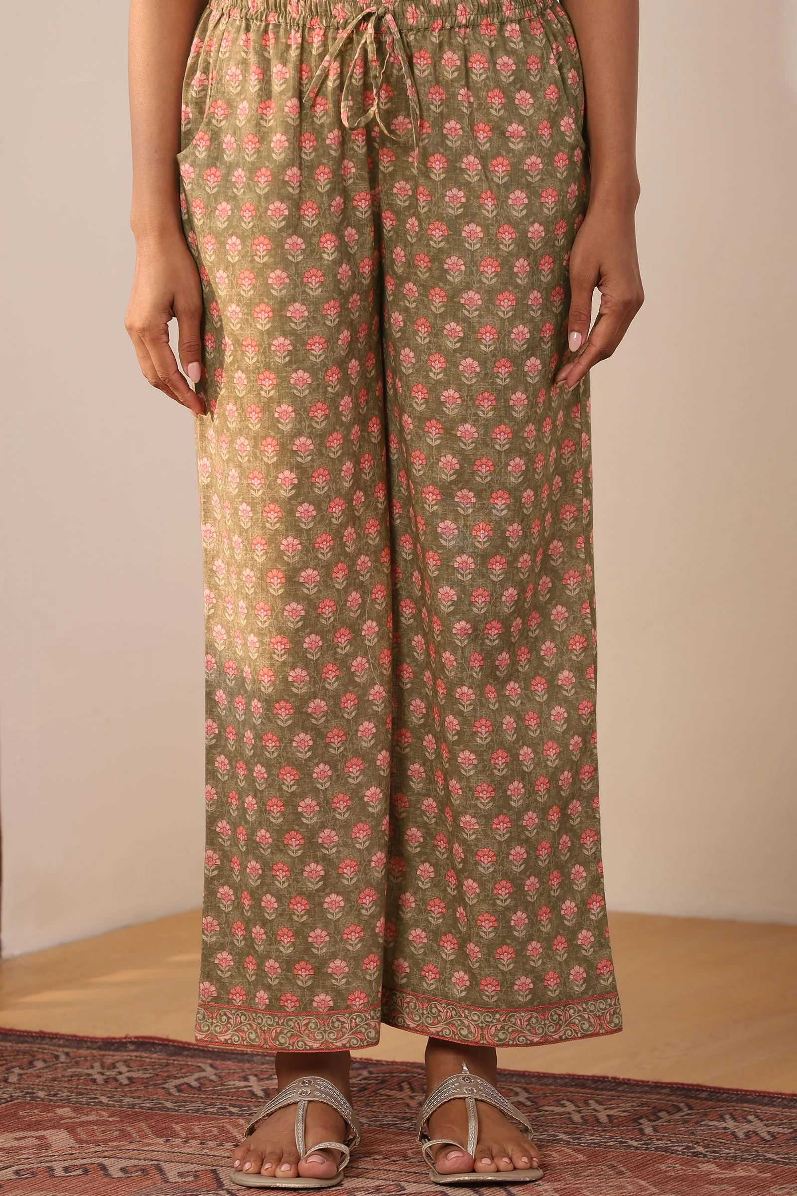 Gauhar Aaira Farsi
