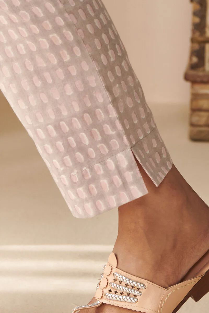 Gauhar Farah Sanganeri Narrow Pants - Image 4