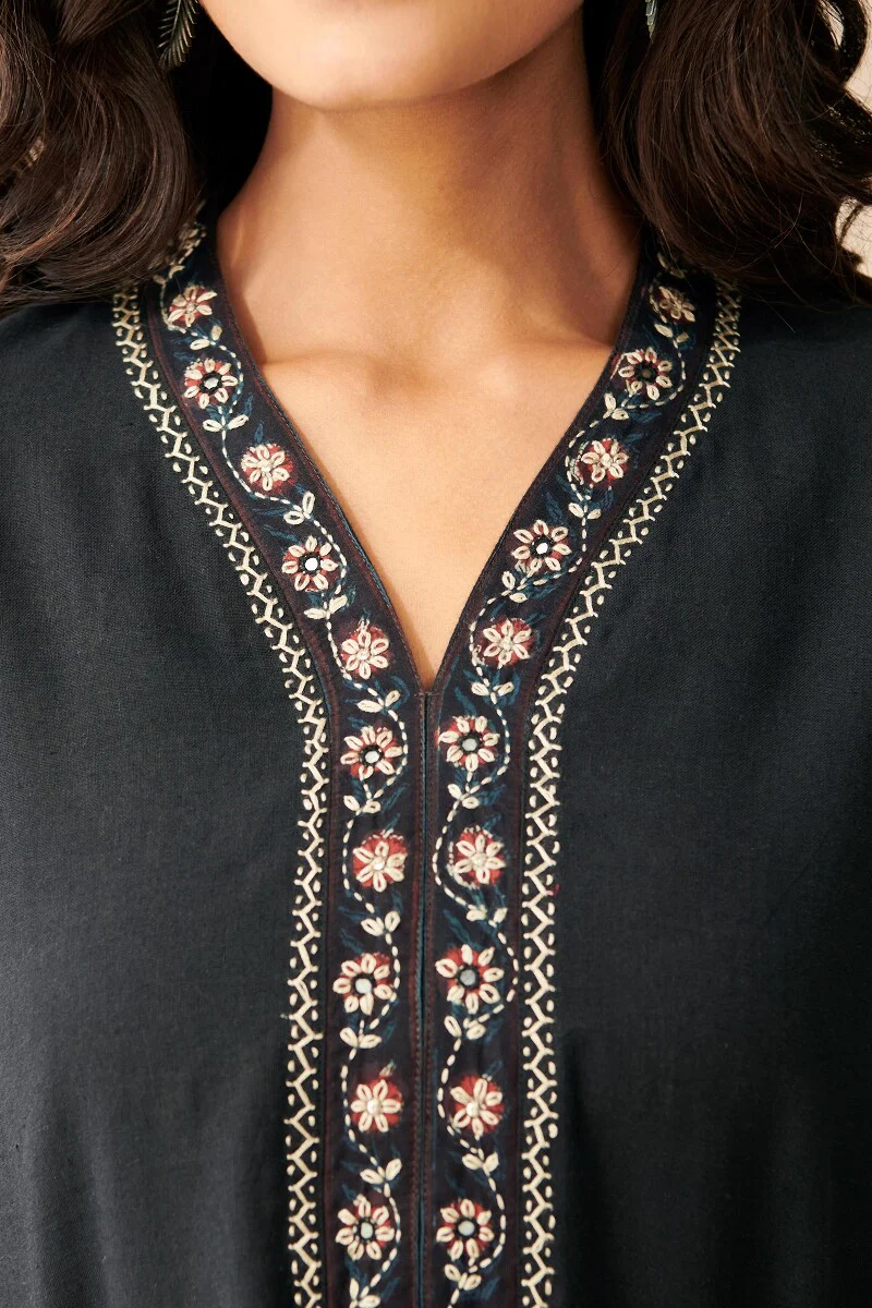 Gauhar Zenia Handloom Kurta - Image 3