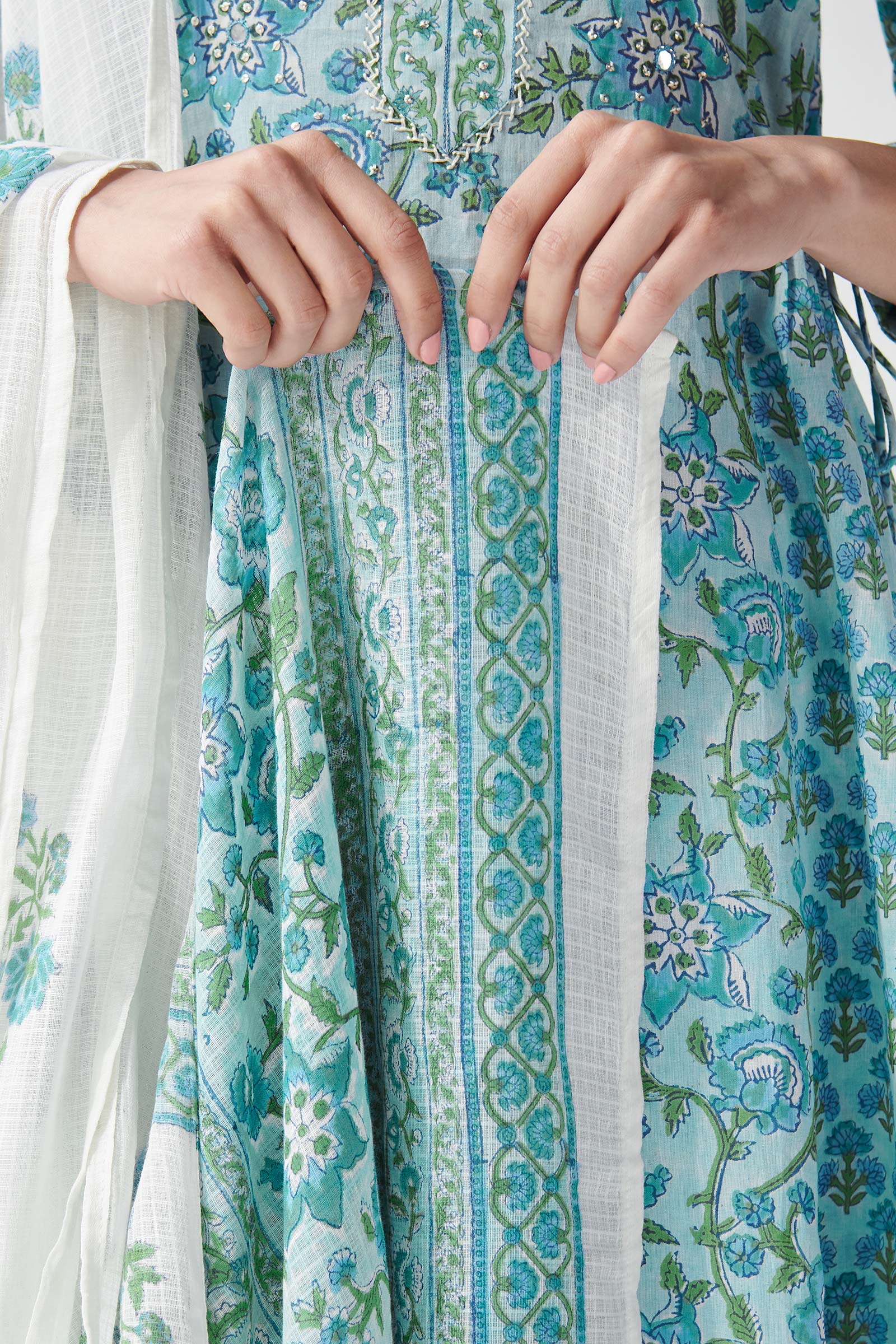Gulbahar Aalia Sanganeri Dupatta - Image 4