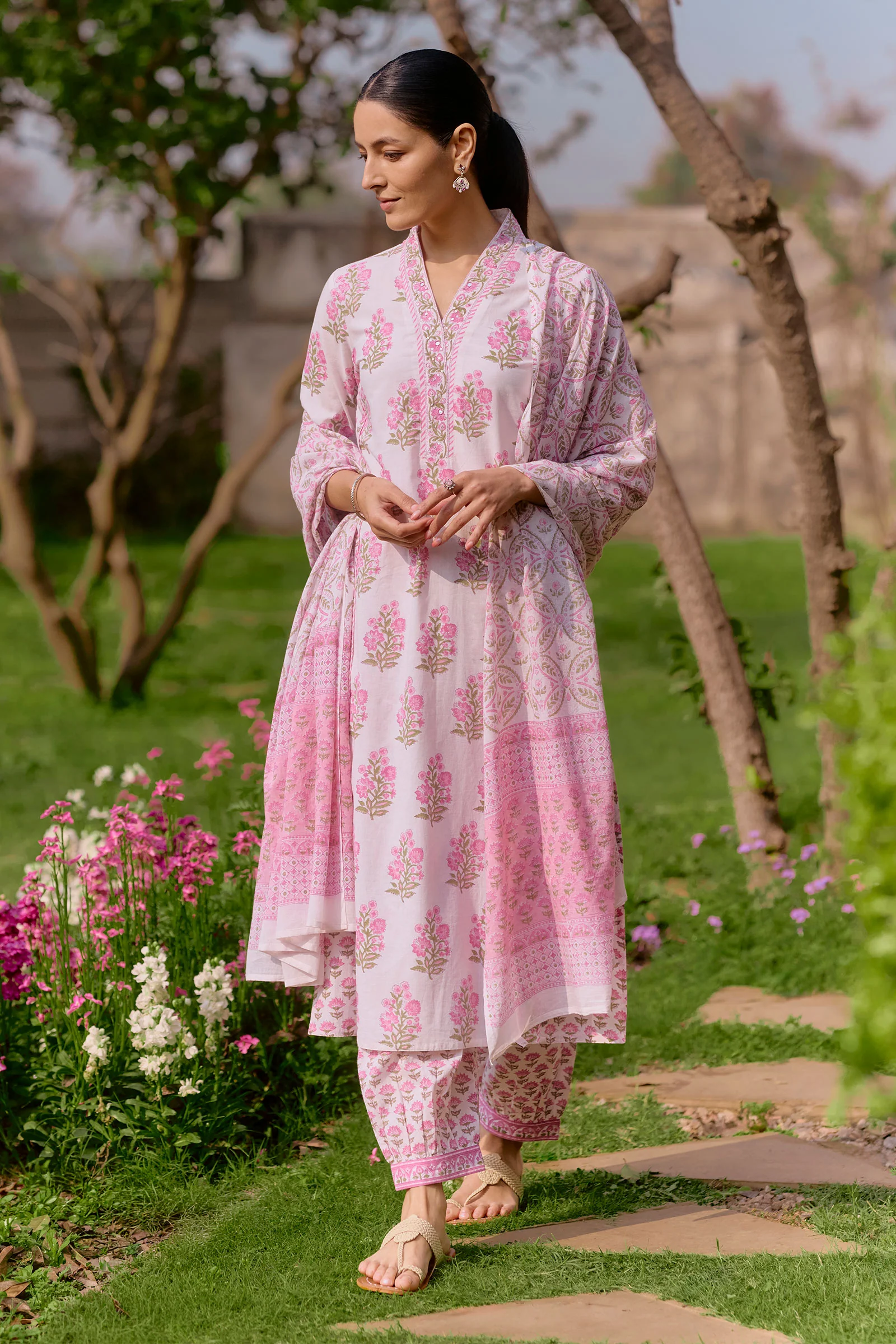 Gulbahar Zubeida Sanganeri Kurta - Image 6