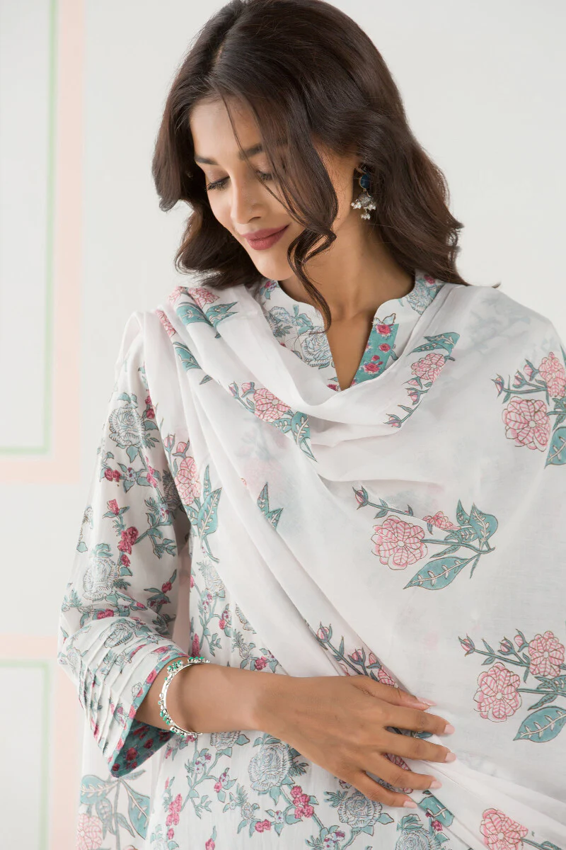 Gulbarg Jia Sanganeri Kurta - Image 6