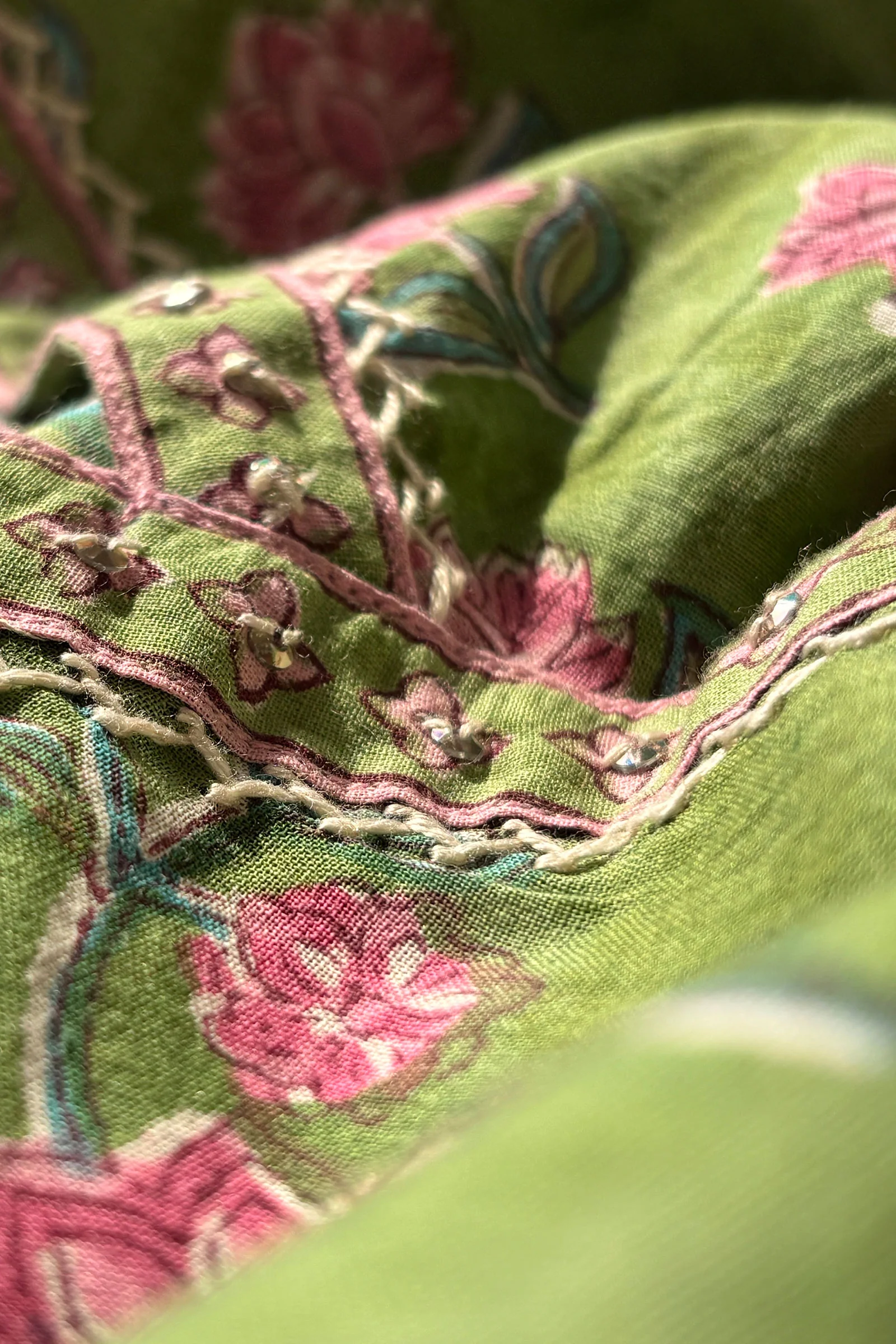 Gulbarg Kainaat Kurta - Image 3