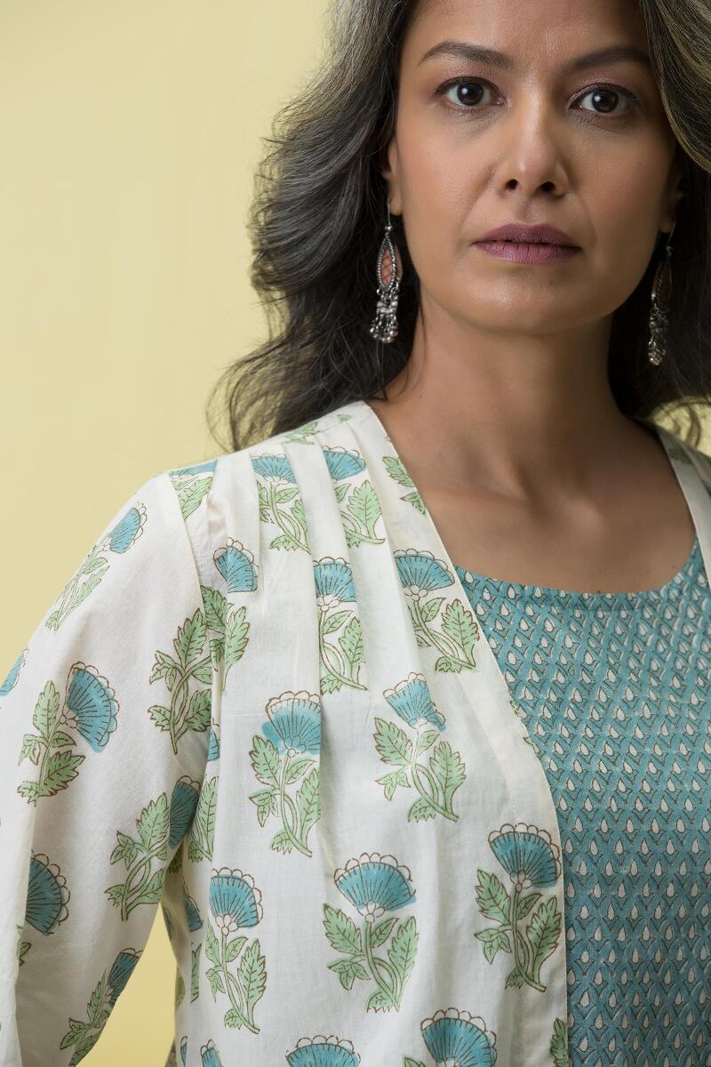 Gulbarg Nikhat Kimono - Image 5