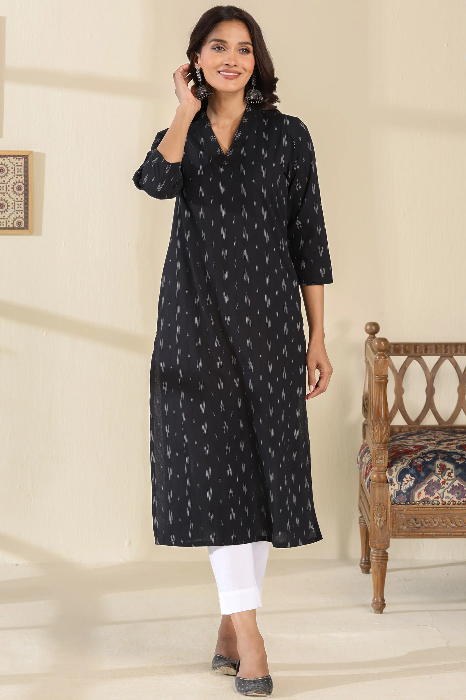Gulbarg Rumaisa Black Ikat Kurta - Image 2