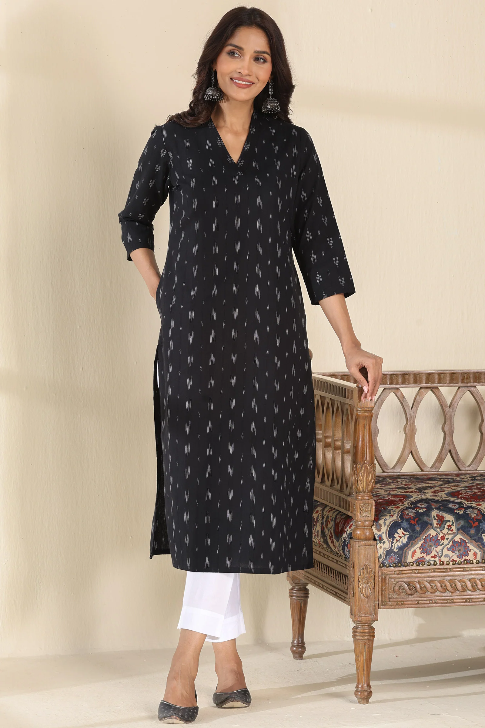 Surplus: Gulbarg Rumaisa Black Ikat Kurta - Image 6