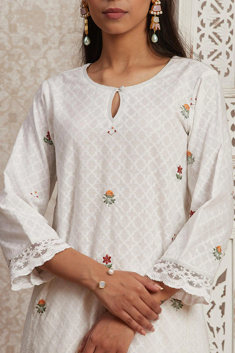 Gulnaz Zafia Kurta