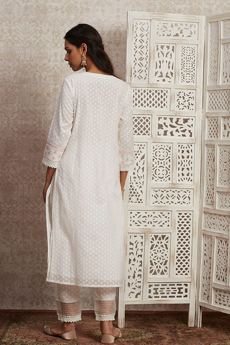 Gulnaz Zeenat Kurta - Image 6