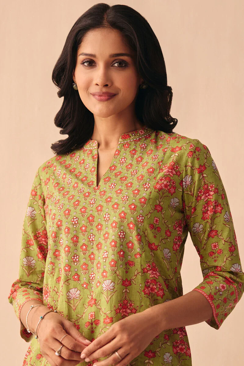 Surplus: Gulraiz Farah Sanganeri Kurta