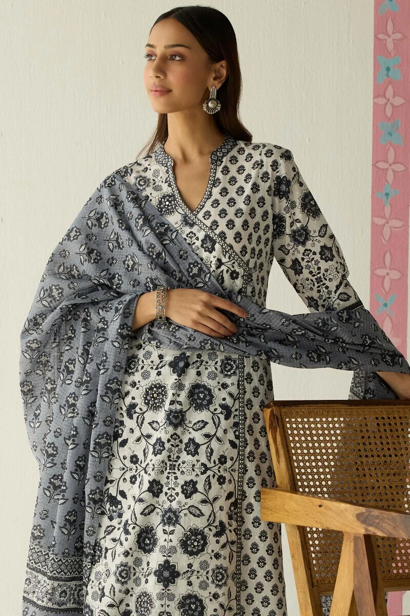 Gulraiz Mahi Sanganeri Kurta - Image 7