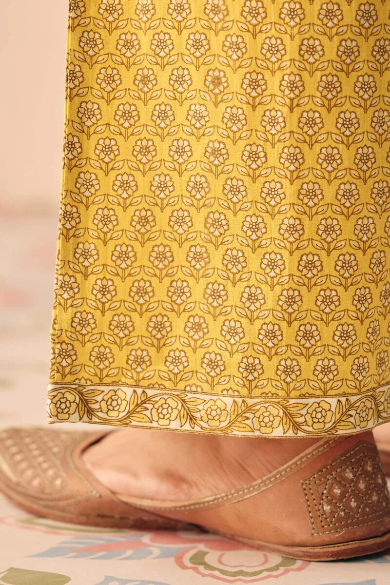 Gulraiz Nargis Farsi - Image 2