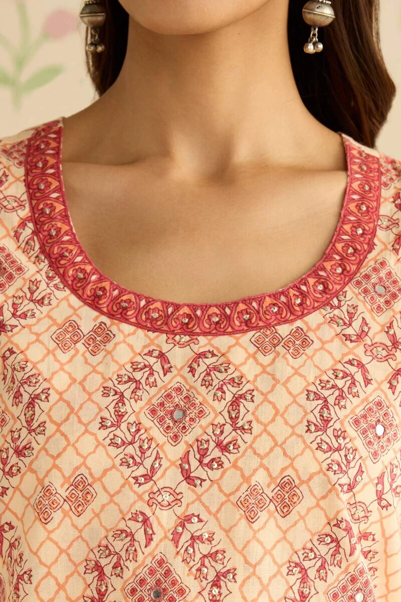 Surplus: Gulraiz Sahiba Sanganeri Kurta - Image 5