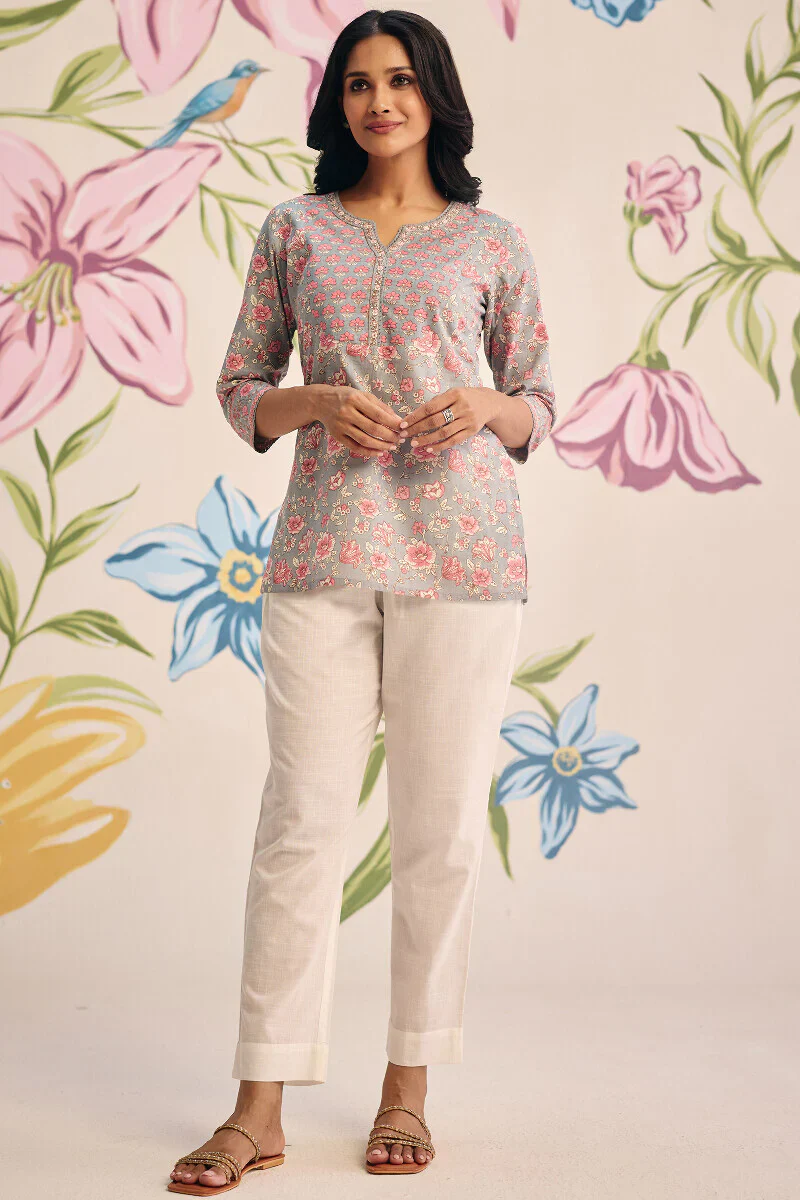 Surplus: Gulraiz Shabnam Sanganeri Top - Image 4