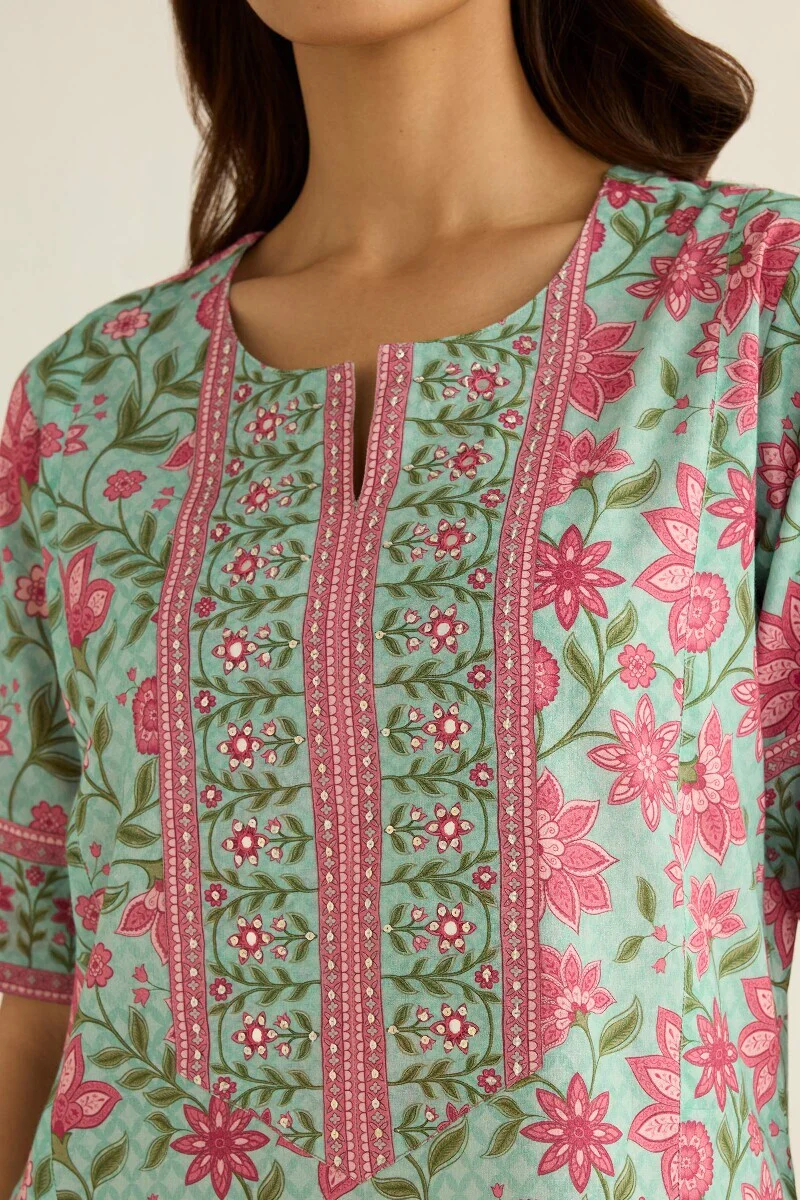 Gulraiz Tahira Kaftan - Image 2