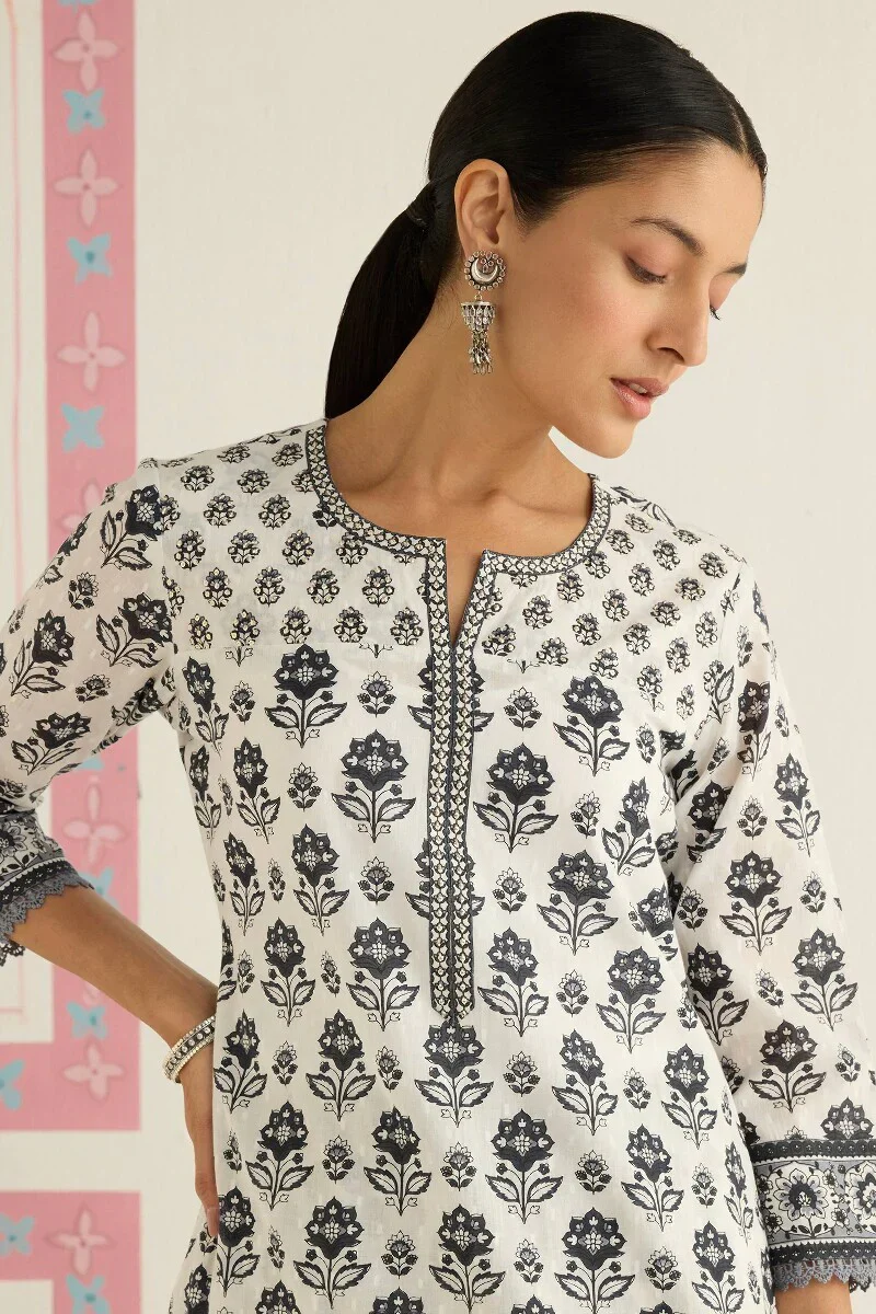 Surplus: Gulraiz Zeenat Kurta
