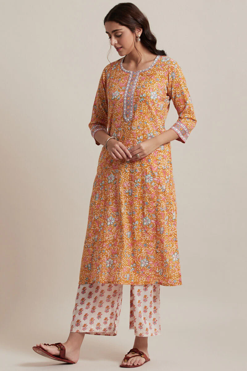 Gulzar Mehnaz Kurta - Image 3