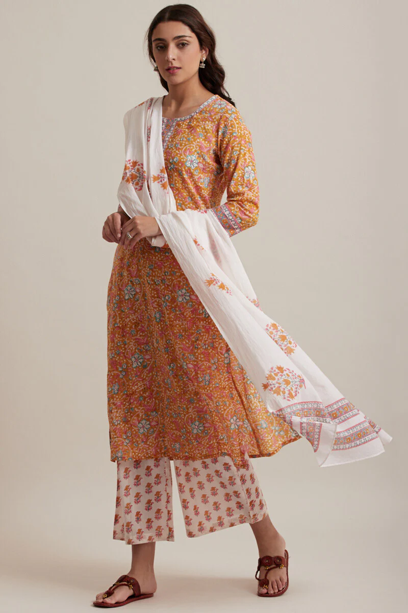 Gulzar Mehnaz Kurta - Image 5