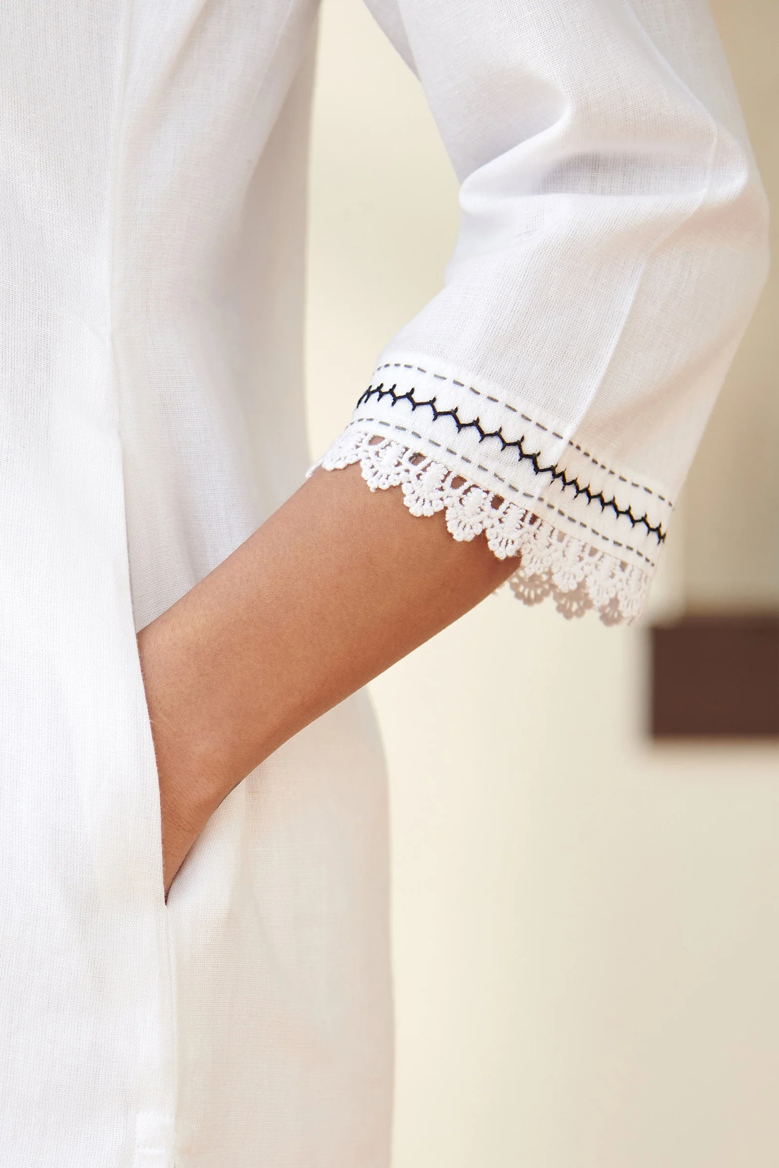 Kashida Parisa White Kurta - Image 5