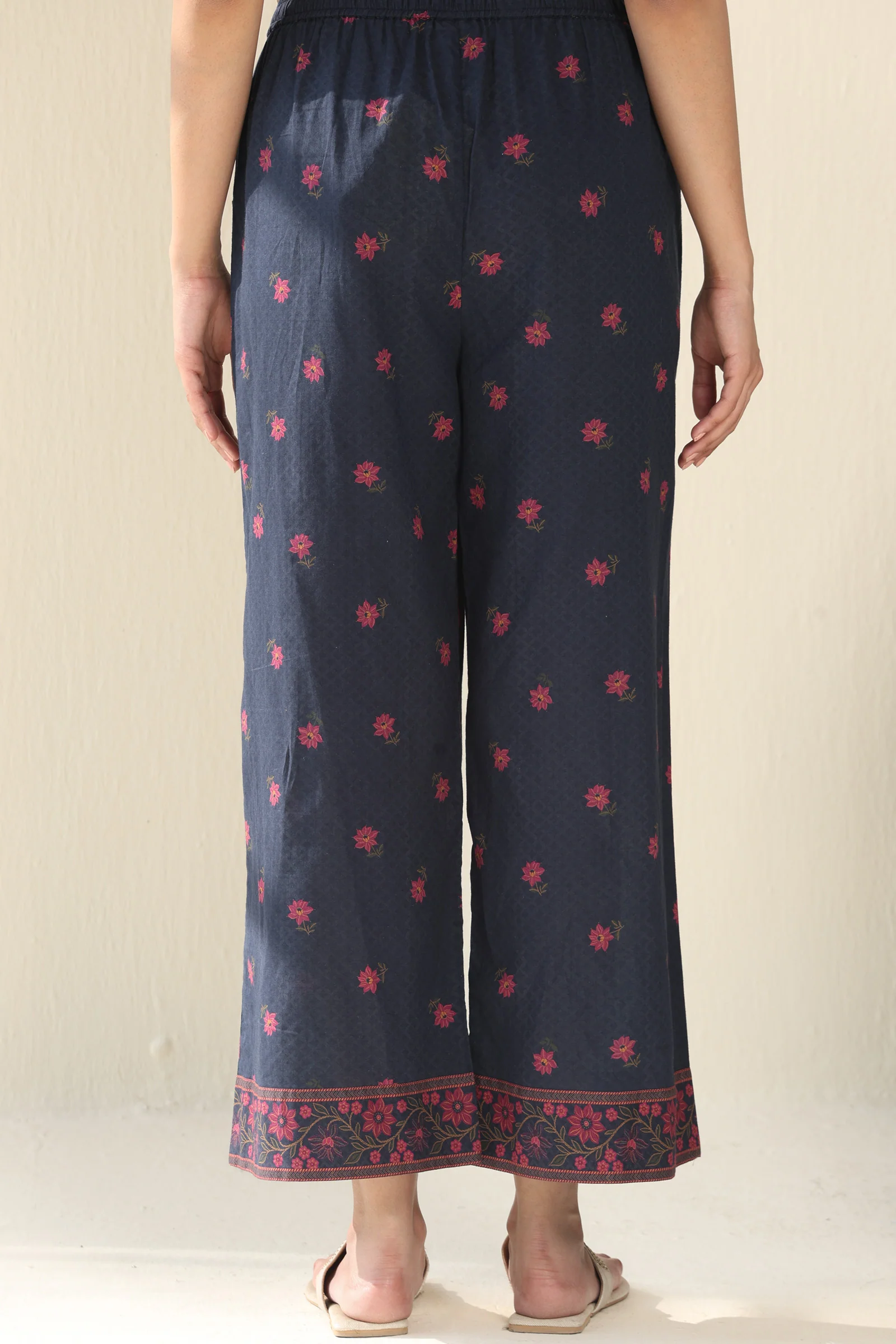 Laylah Samreen Farsi - Image 4