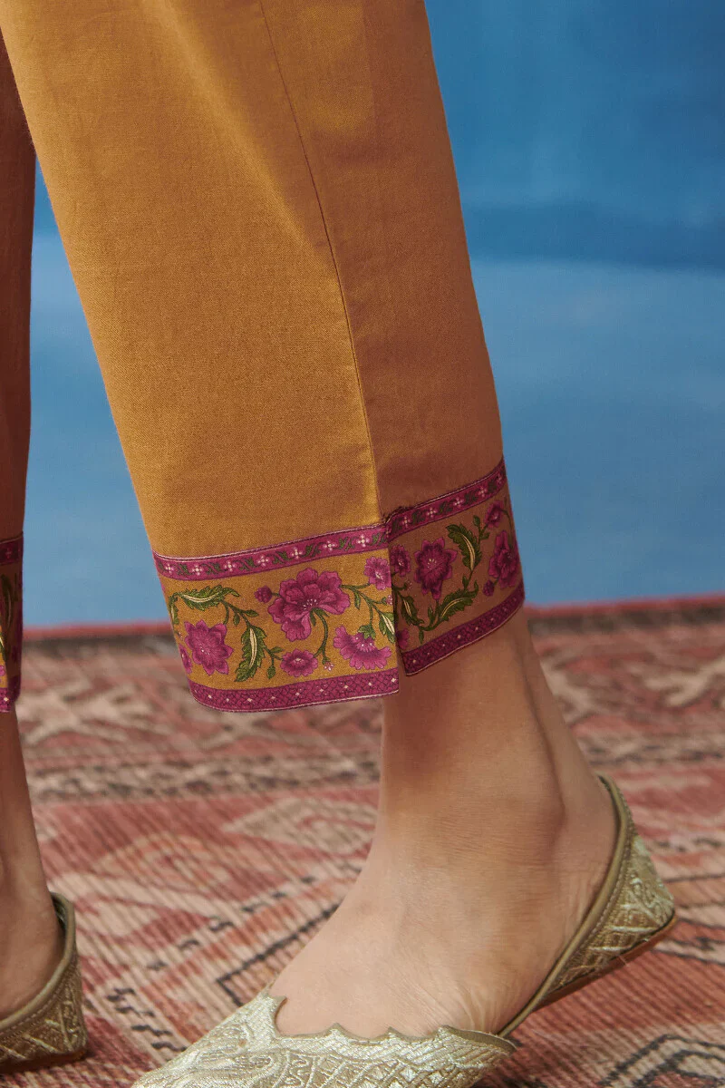 Surplus: Mahnoor Ameera Narrow Pants - Image 2