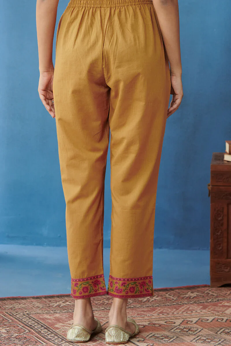 Surplus: Mahnoor Ameera Narrow Pants - Image 5