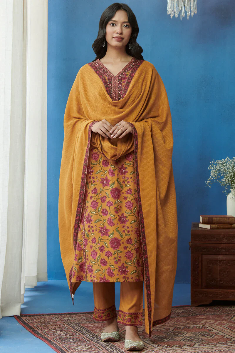 Surplus: Mahnoor Amyra Kurta - Image 4