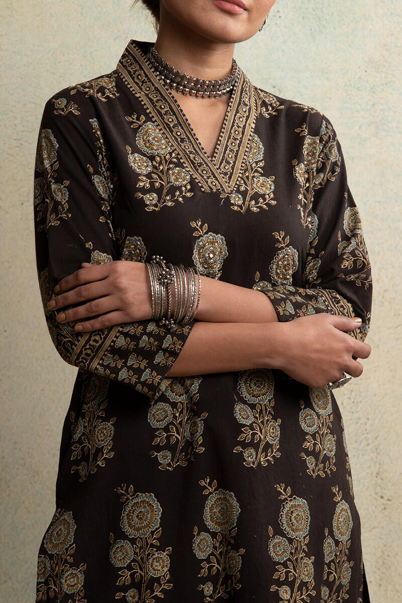 Mahroush Parisa Ajrak Kurta - Image 4