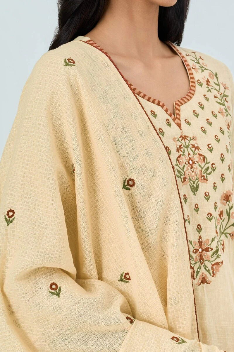 Mehraab Fatima Dupatta - Image 2