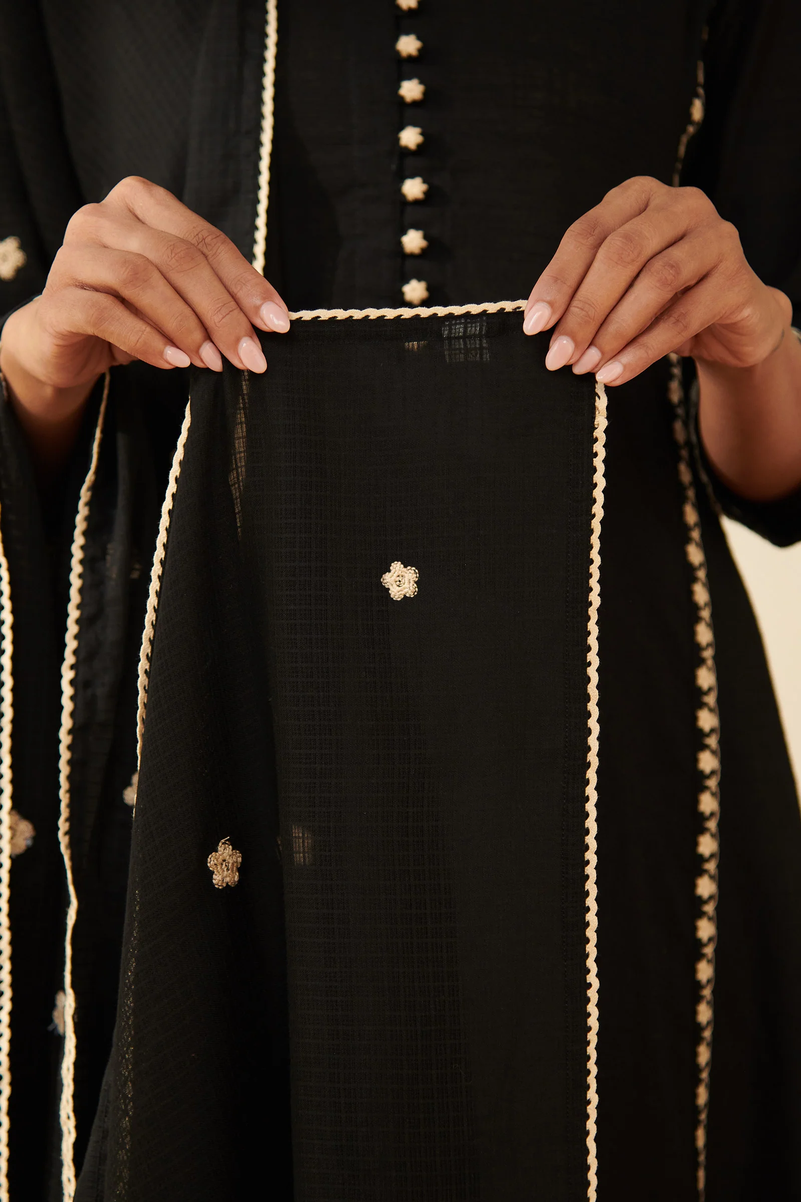 Mehraab Inaya Dupatta - Image 4