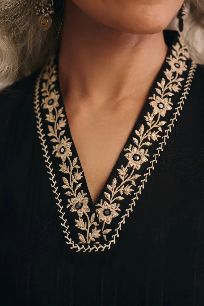 Surplus: Mehraab Inaya Kurta - Image 5