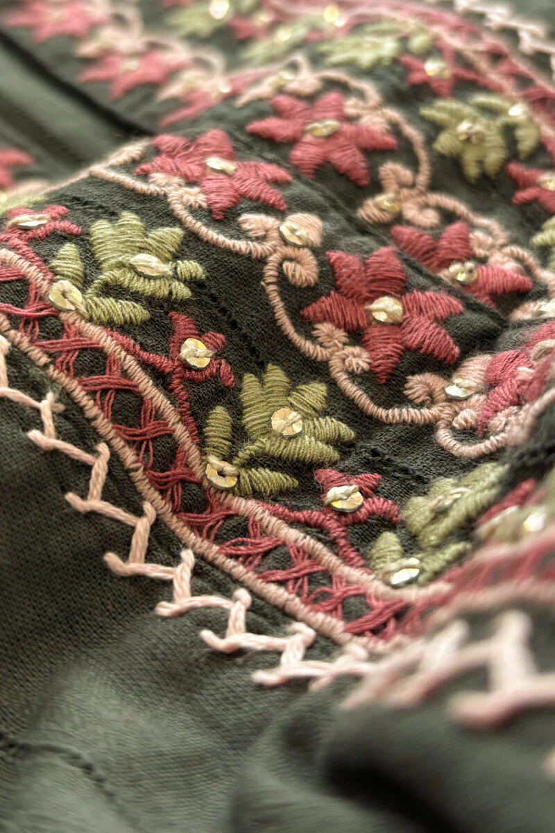 Surplus: Mehraab Mahi Kurta - Image 2