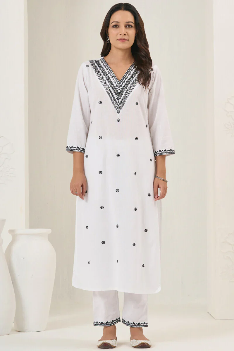 Surplus: Mehraab Nazira Kurta