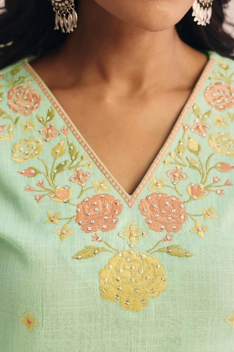 Surplus: Mehraab Nida Kurta - Image 5