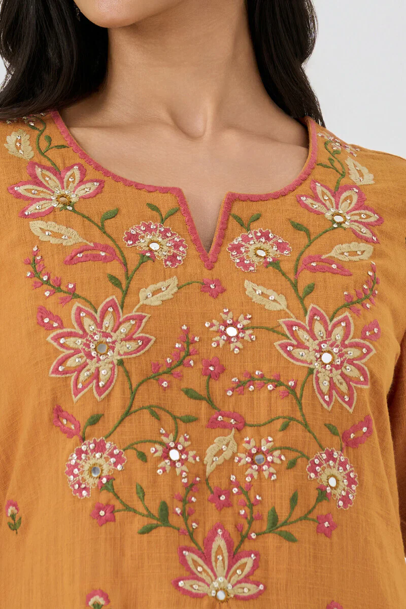 Surplus: Mehraab Rehmat Kurta - Image 4