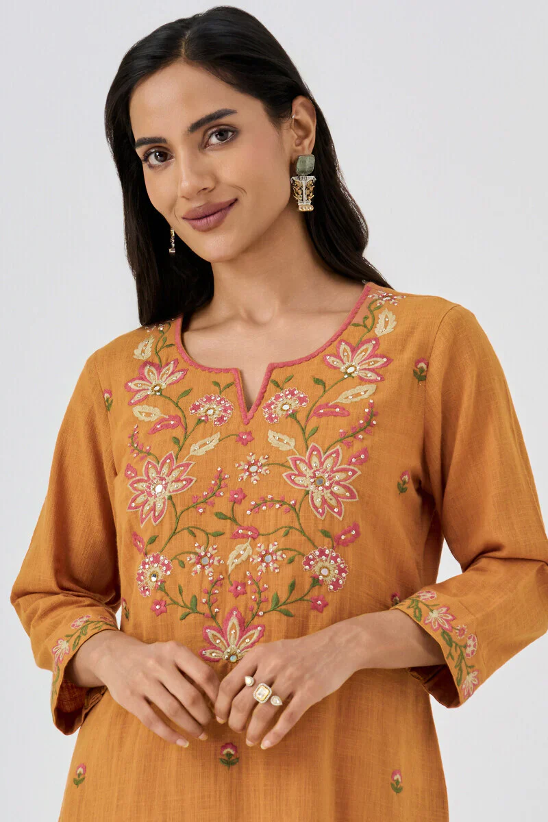 Surplus: Mehraab Rehmat Kurta - Image 5