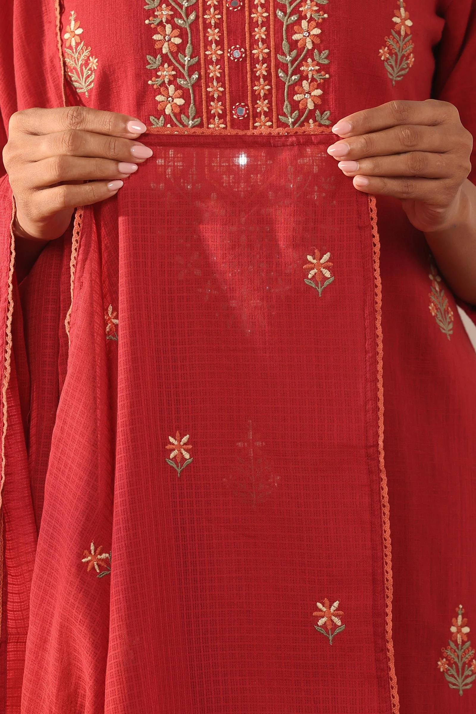Surplus: Mehraab Sabeen Red Dupatta - Image 4