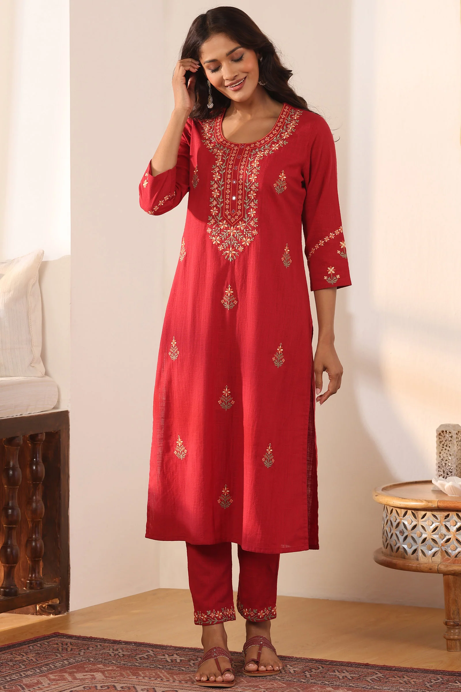 Surplus: Mehraab Sabeen Red Kurta - Image 2