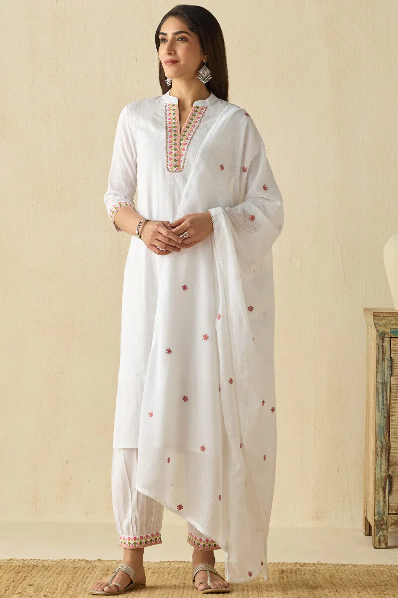 Surplus: Mehraab Sukoon Kurta - Image 3