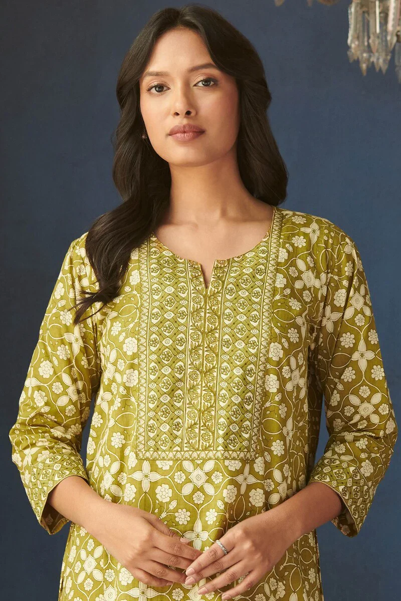 Surplus: Mehreen Mirza Kaftan