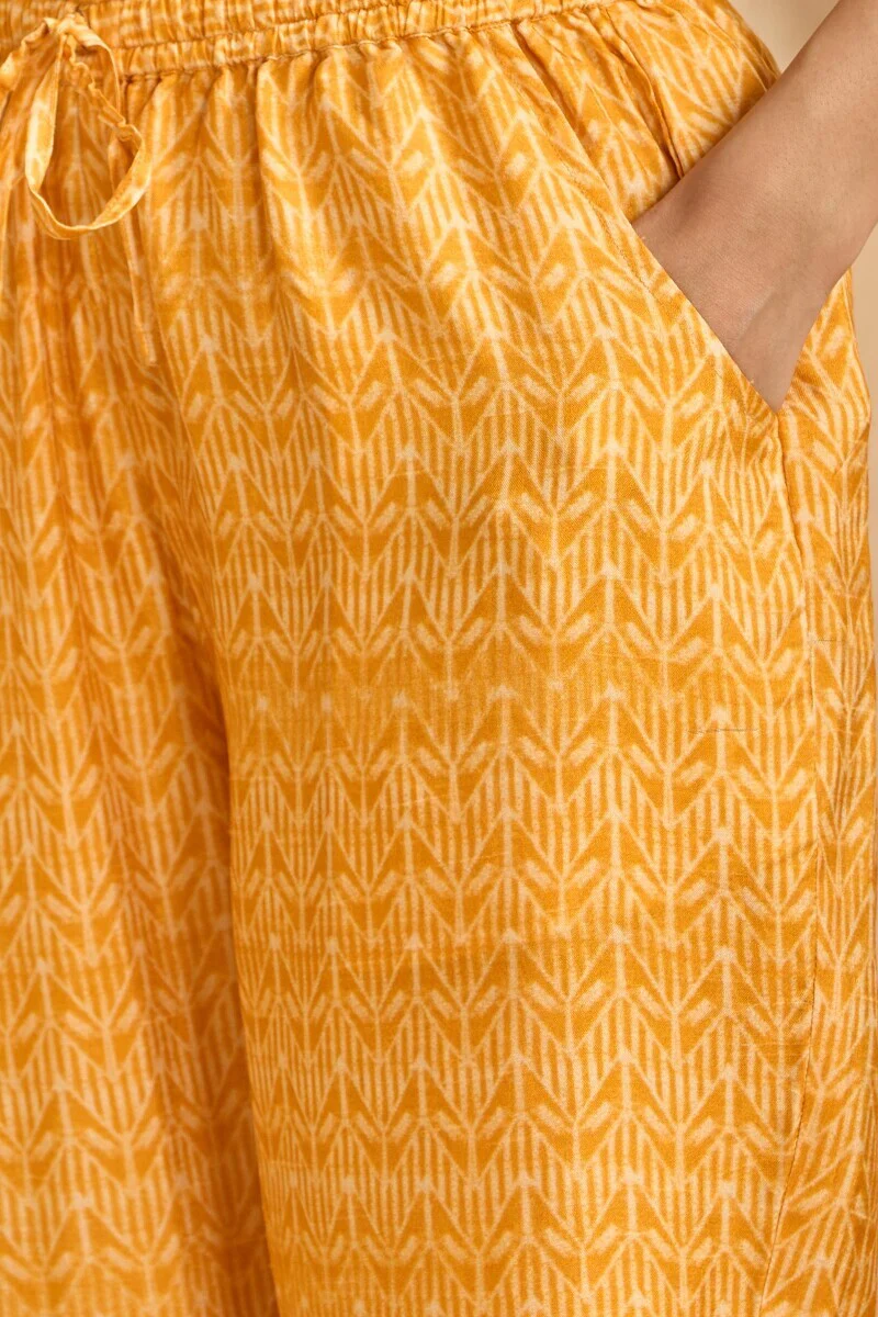 Mehrunissa Naureen Narrow Pants - Image 4
