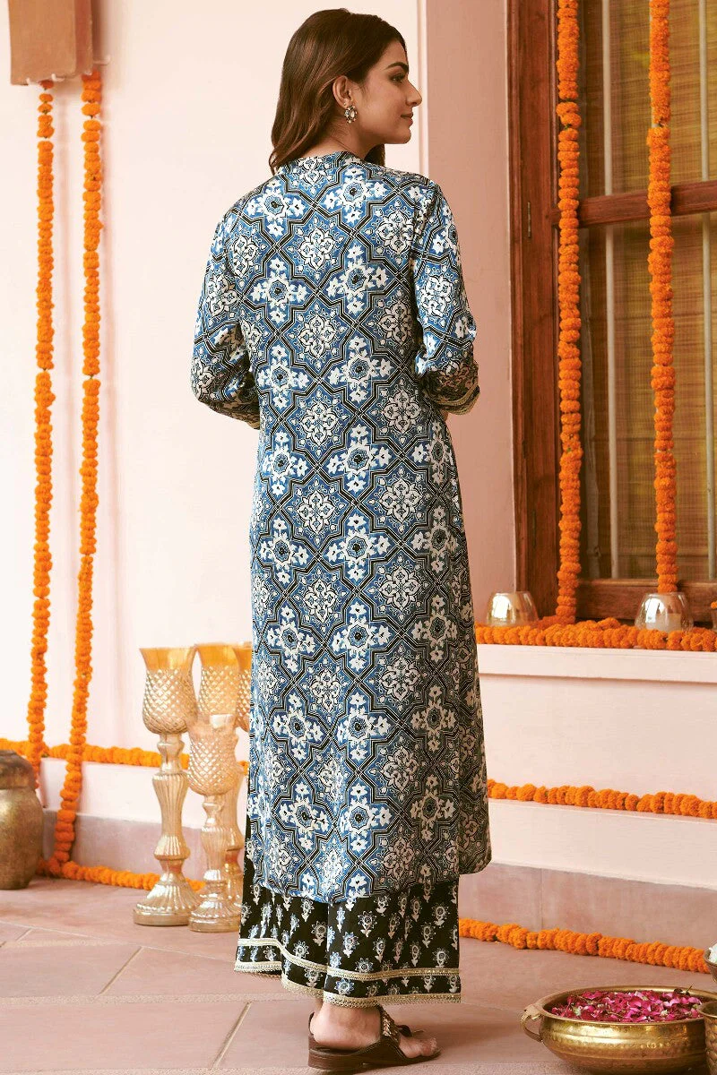 Mehrunissa Seerat Ajrak Kurta - Image 8