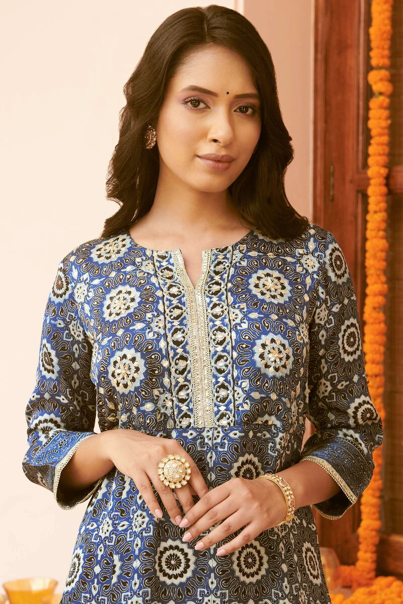 Mehrunissa Zubeida Ajrak Kurta Set (Kurta + Pants) - Image 2