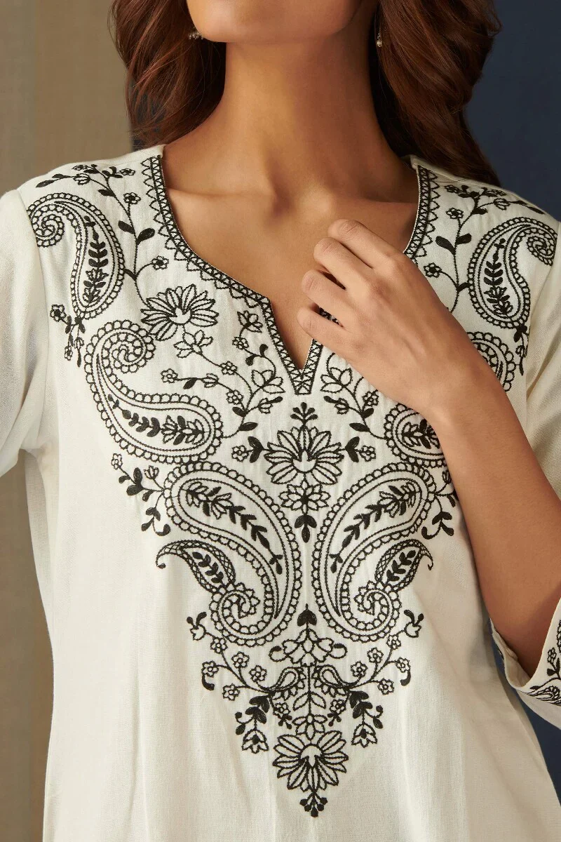 Surplus: Mirza Amaira Kurta - Image 5