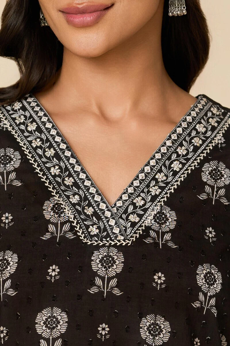 Mumtaz Naisa Kurta - Image 4