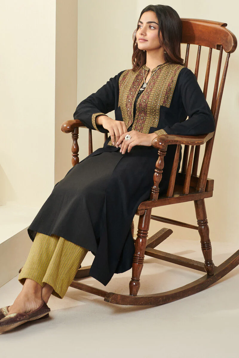 Naadirah Inara Faux Wool Handloom Jacket - Image 4
