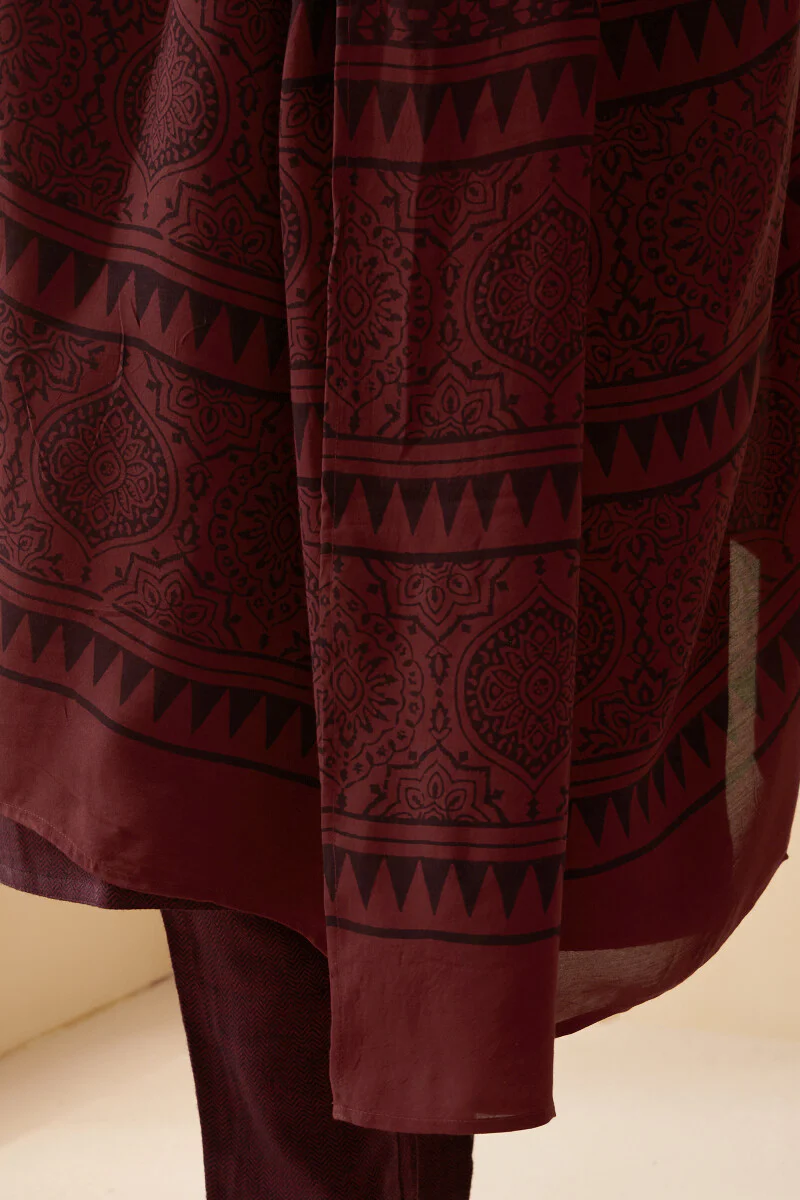 Naadirah Nahida Ajrak Modal Dupatta - Image 5