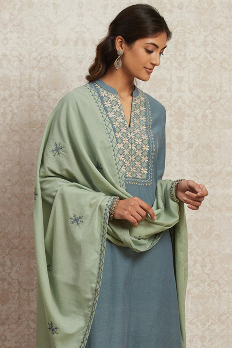 Naadirah Nazm Dupatta