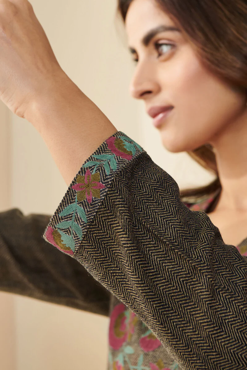 Naadirah Rasia Faux Wool Handloom Kurta - Image 5